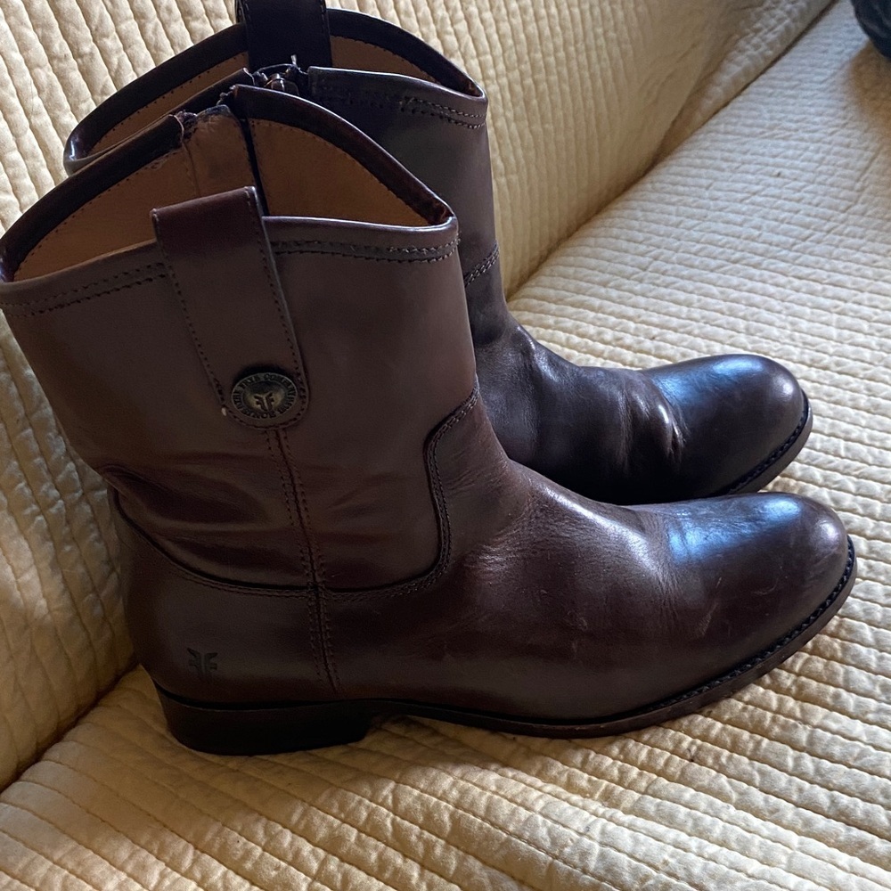 Frye Women's Melissa Button Short Boots Dark Brown Size 7 M